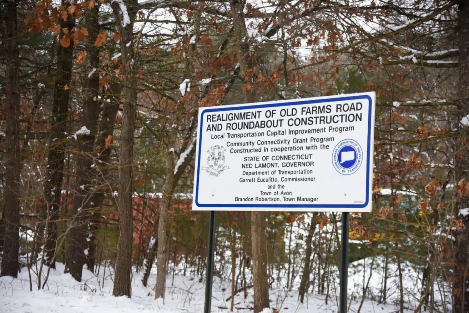 Notice of planned construction on Old Farms Road.