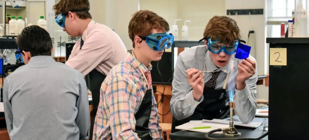 Avon Old Farms students in a science class.